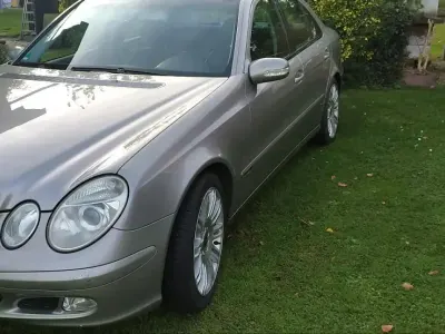 Gebraucht Mercedes E200 122 PS (89 kW) 2004 Grau Limousine