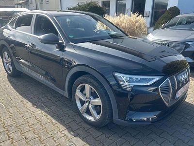 Brillantschwarz Gebraucht 2021 Audi e-tron SUV | 28.700 € (Fairer Preis)