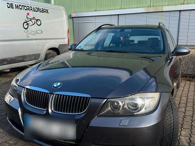 Gebraucht BMW 330 231 PS (169 kW) 2008 Silber Kombi