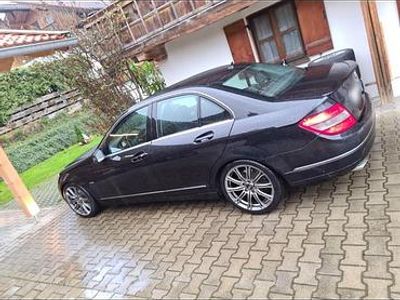 Second-hand Mercedes C200 184 CP (135 kW) 2010 Negru Berlinǎ