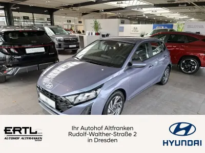 Neu Hyundai i20 Trend 101 PS (74 kW) 2025 Meta blue (blau) Kleinwagen