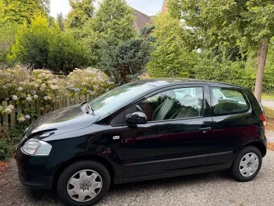 Gebraucht VW Fox 54 PS (39 kW) 2007 Schwarz Kleinwagen