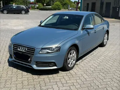 Gebraucht Audi A4 Ambition 160 PS (117 kW) 2010 Blau Limousine