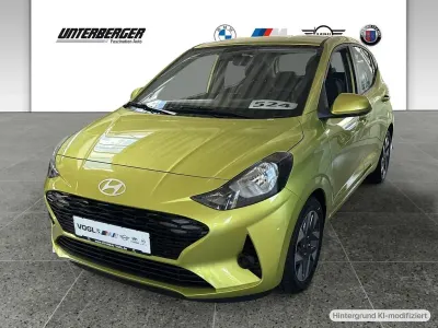 Gebraucht Hyundai i10 Trend 63 PS (46 kW) 2025 Lumen grey / mic Kleinwagen
