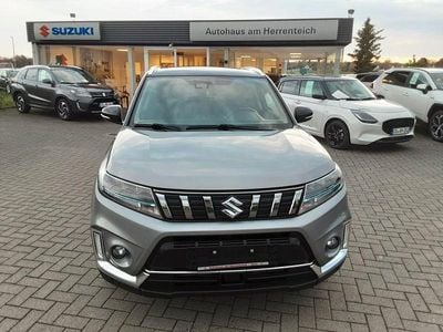 Grau Gebraucht 2020 Suzuki Vitara Comfort+ SUV | 18.490 € (Fairer Preis)