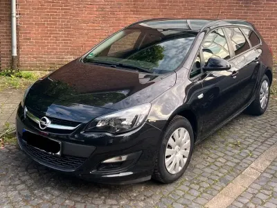 Gebraucht Opel Astra Edition 116 PS (85 kW) 2016 Schwarz Kombi
