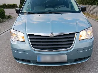 Gebraucht Chrysler Voyager 174 PS (127 kW) 2008 Grün Van / Kleinbus