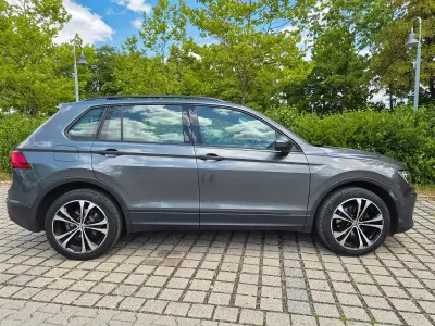 Gebraucht VW Tiguan Trendline 131 PS (96 kW) 2020 Grau SUV