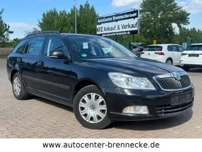 Gebraucht Skoda Octavia Ambition 105 PS (77 kW) 2012 Schwarz Kombi