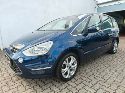 Gebraucht Ford S-MAX Titanium 140 PS (102 kW) 2012 Blau Van / Kleinbus