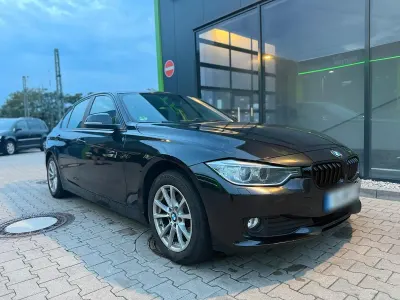 Gebraucht BMW 318 143 PS (105 kW) 2014 Schwarz Limousine
