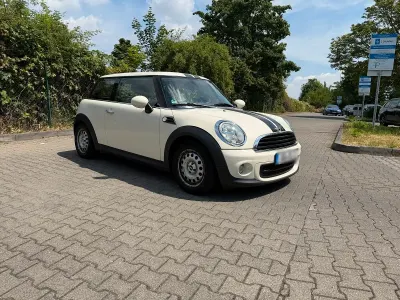 Gebraucht Mini ONE Pepper 75 PS (55 kW) 2011 Weiß Kleinwagen