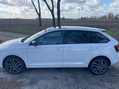 Gebraucht Skoda Rapid Ambition 110 PS (80 kW) 2016 Weiß Kleinwagen