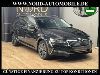 Gebraucht Skoda Superb LAURIN & KLEMENT 218 PS (160 kW) 2022 Schwarz Kombi