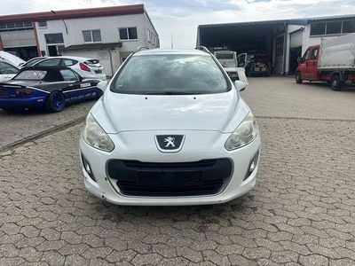 Gebraucht Peugeot 308 SW Access 111 PS (81 kW) 2012 Weiß Kombi