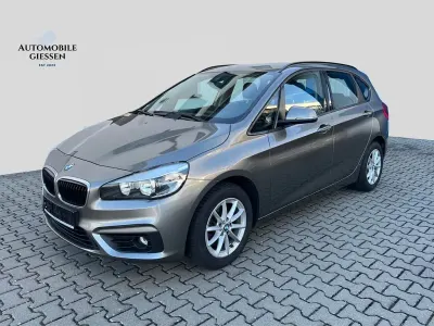 Gebraucht BMW 218 Active Tourer Basis 136 PS (100 kW) 2015 Silber Van / Kleinbus