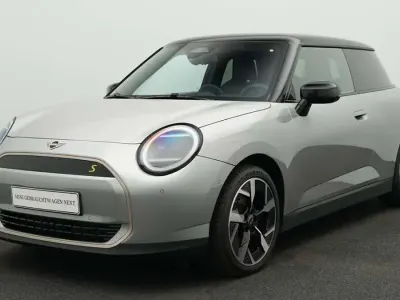 Gebraucht Mini Cooper SE Favoured 160 kW (218 PS) 2024 Grau Kleinwagen