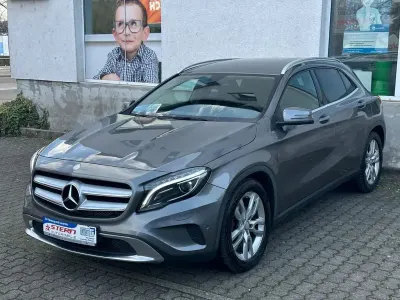 Gebraucht Mercedes GLA200 136 PS (100 kW) 2017 Grau SUV