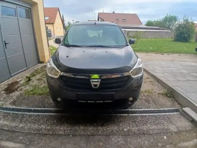 Używany Dacia Lodgy Lauréate 118 KM (86 kW) 2014 Szary Minivan