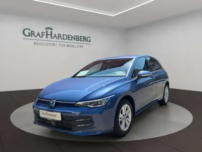 Gebraucht VW Golf VIII Life 116 PS (85 kW) 2025 Blau Limousine