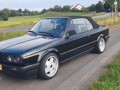 Schwarz Gebraucht 1988 BMW 325 Cabriolet Performance Cabrio | 12.999 €