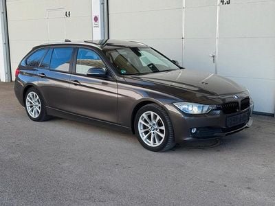 Gebraucht BMW 320 Sport Line 184 PS (135 kW) 2012 Schwarz Kombi