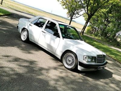 Gebraucht Mercedes 190 109 PS (80 kW) 1992 Weiß Limousine