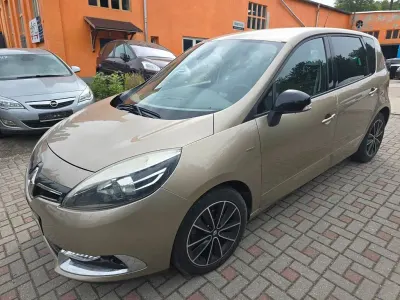 Gebraucht Renault Scénic III Expression 110 PS (80 kW) 2013 Gold Van / Kleinbus
