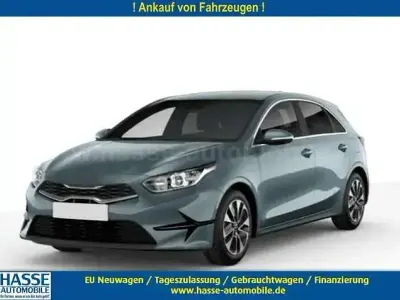 Nowe Kia Ceed Gold 140 KM (102 kW) 2025 Szary Hatchback