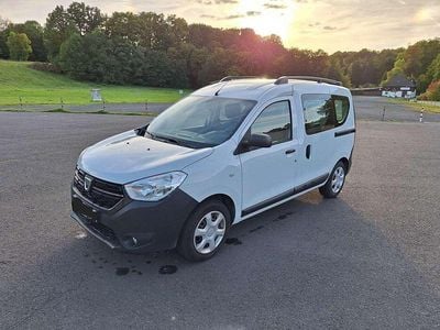 Weiß Gebraucht 2017 Dacia Dokker Ambiance Van / Kleinbus | 13.995 € (Teuer)