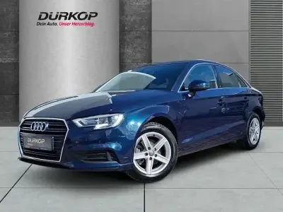 Gebraucht Audi A3 Comfort 116 PS (85 kW) 2018 Blau Limousine