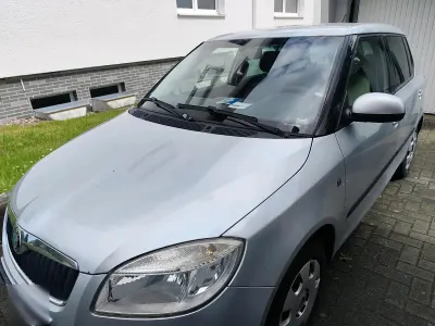 Gebraucht Skoda Fabia 69 PS (50 kW) 2009 Silber Limousine