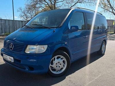 Usata Mercedes V220 122 CV (89 kW) 2002 Blu Monovolume