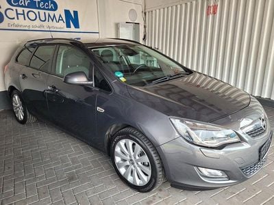 Usata Opel Astra Design Edition 140 CV (102 kW) 2011 Grigio Station wagon