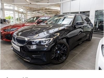 Gebraucht BMW 320 Advantage 184 PS (135 kW) 2022 Black sapphire Kombi