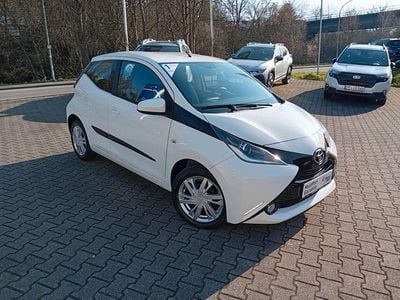 Gebraucht Toyota Aygo X-play 69 PS (50 kW) 2017 Weiß Kleinwagen