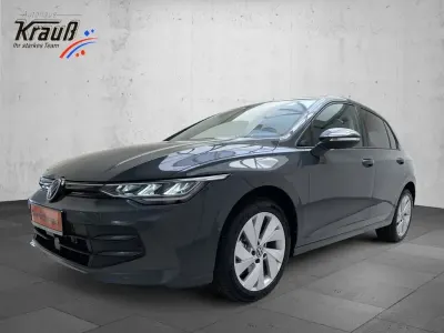 Neu VW Golf VIII Life 116 PS (85 kW) 2026 Grau Limousine