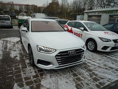 Weiß Gebraucht 2022 Audi A4 Advanced Kombi | 26.890 € (Fairer Preis)