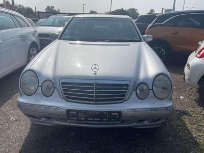 Mercedes E320