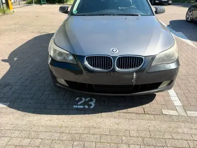 Gebraucht BMW 525 179 PS (131 kW) 2005 Silber Kombi