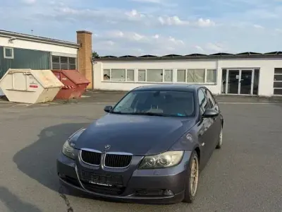 Gebraucht BMW 320 150 PS (110 kW) 2005 Grau Limousine