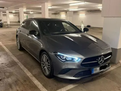Gebraucht Mercedes CLA200 Shooting Brake 150 PS (110 kW) 2020 Grau Kombi
