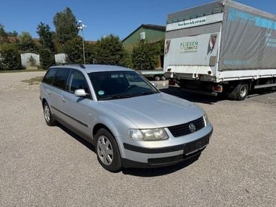 Schwarz Gebraucht 2000 VW Passat Kombi | 1.299 € (Fairer Preis)