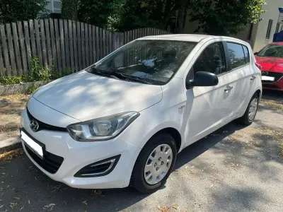 Gebraucht Hyundai i20 Edition 86 PS (63 kW) 2013 Weiß Kleinwagen