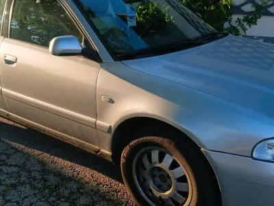 Gebraucht Audi A4 102 PS (75 kW) 2000 Silber Kombi