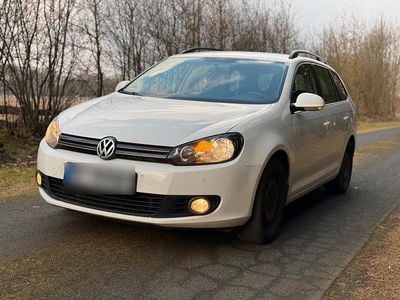Gebraucht VW Golf VI 105 PS (77 kW) 2010 Weiß Kleinwagen