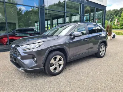 Gebraucht Toyota RAV4 Hybrid Club 178 PS (130 kW) 2019 Grey metallic SUV