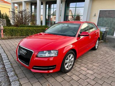 Gebraucht Audi A3 Ambition 105 PS (77 kW) 2011 Rot Kleinwagen