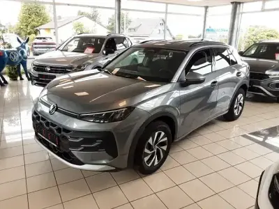 Neu VW T-Roc Life 116 PS (85 kW) 2026 Grau SUV