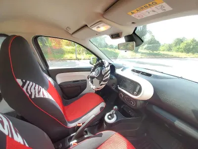 Gebraucht Renault Twingo 60 kW (82 PS) 2022 Schwarz Kleinwagen